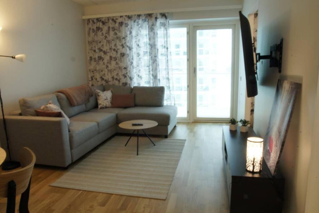 Keskustan Kaksio 45 M2 Autopaikalla, Rautatienkatu 19, 9 Krs Apartment Oulu Exterior foto