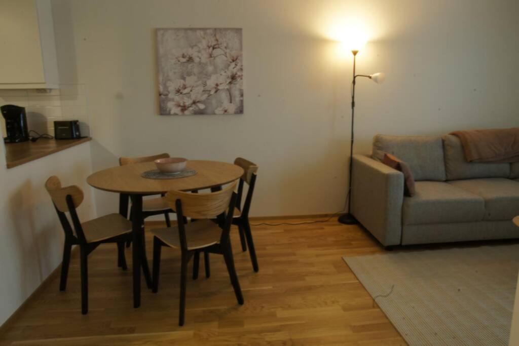 Keskustan Kaksio 45 M2 Autopaikalla, Rautatienkatu 19, 9 Krs Apartment Oulu Exterior foto